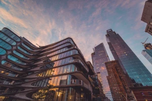 Czy można zamontować pompę ciepła w Poznaniu wieczorem?