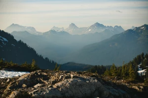 Jeg lurer på hvem som kan kjøpe kontormøbler?